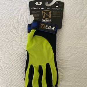Noble Equestrian Perfect Fit Gloves, NWT, Size 6